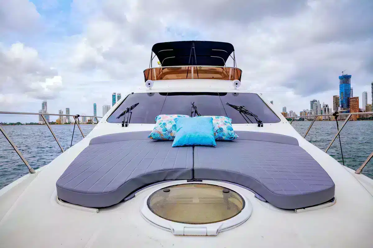 Yate Luz II - Image 22