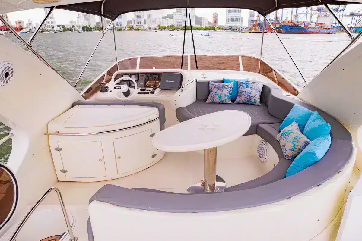 Yate Luz II - Image 16