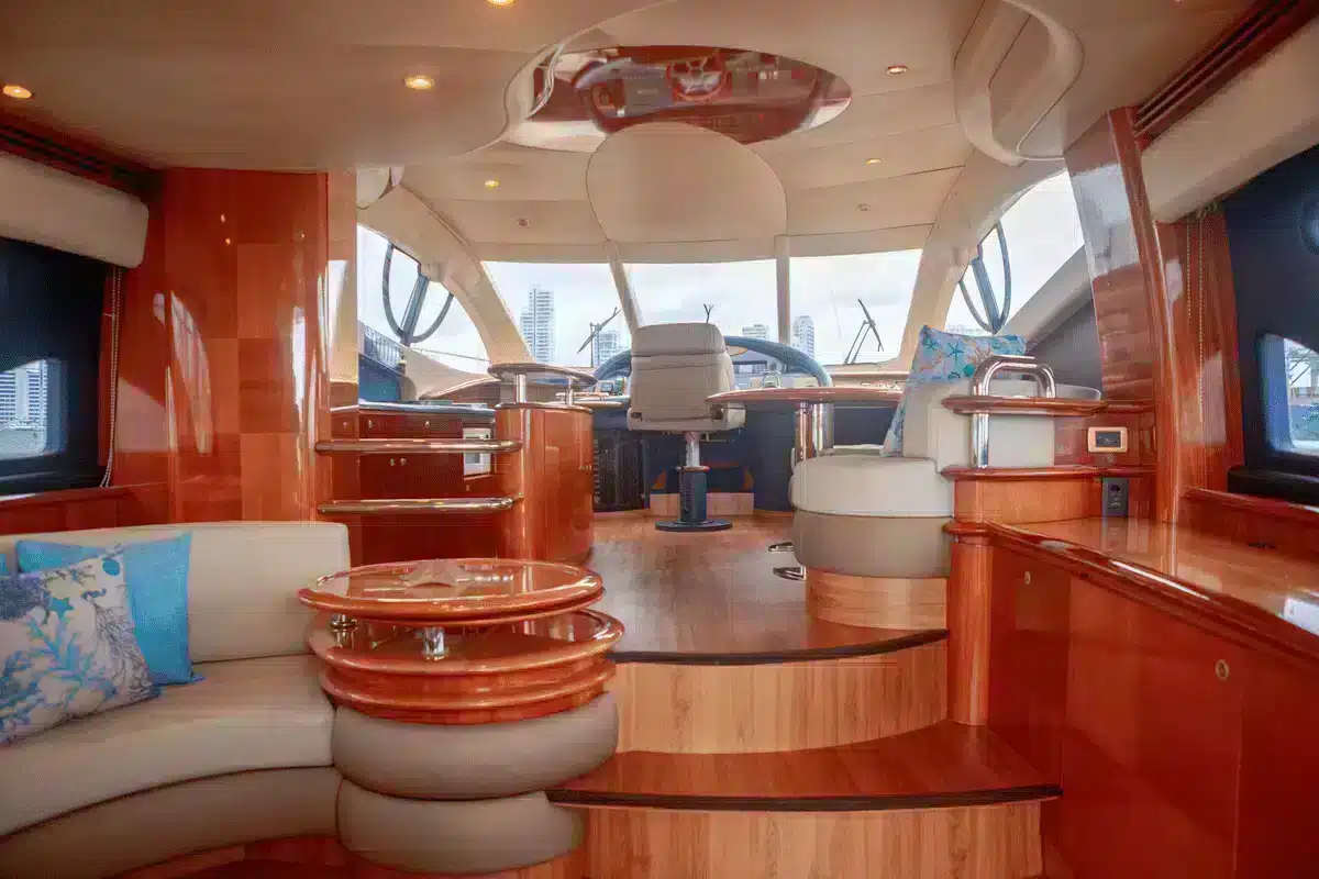 Yate Luz II - Image 14