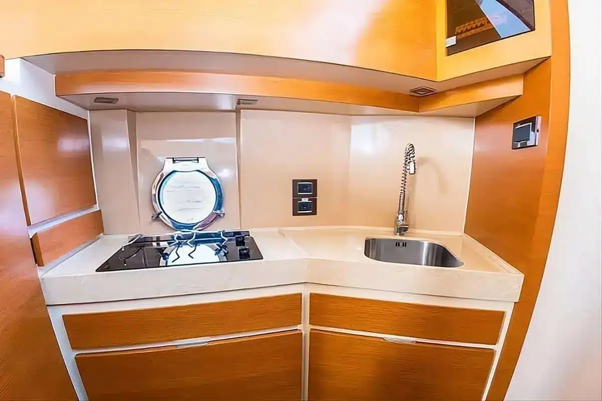 Yate Sea King - Image 10