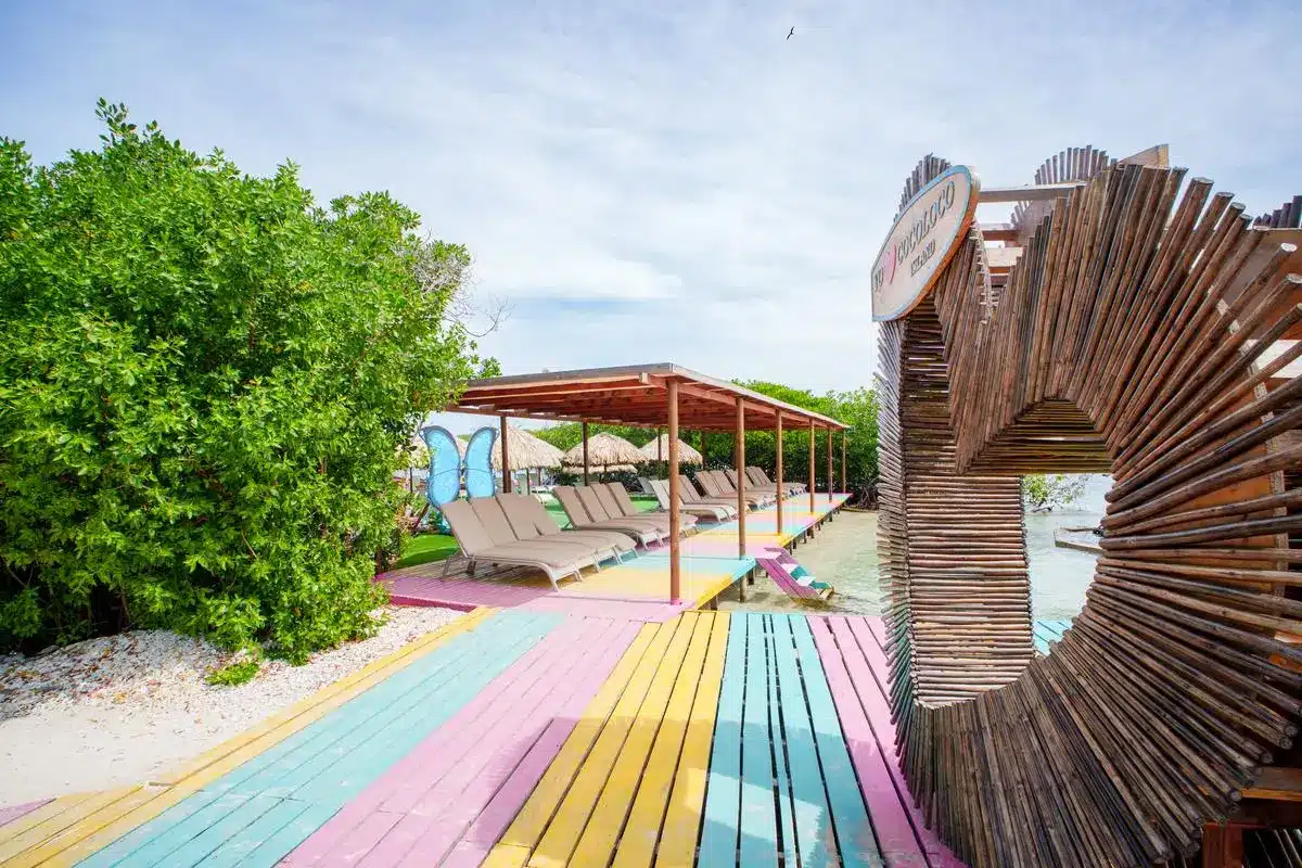 Coco Loco Beach - Image 14